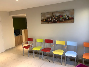 Dr. Laurence BACHE VALETTE