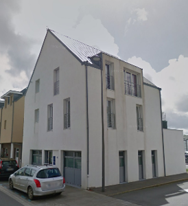 Dr. Caroline BEGOC-KERLOC'H