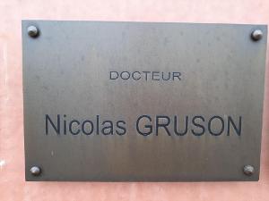 Dr. Nicolas GRUSON