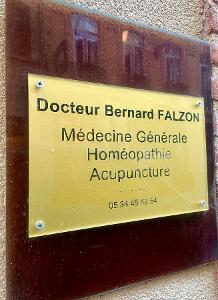 Dr. Bernard FALZON